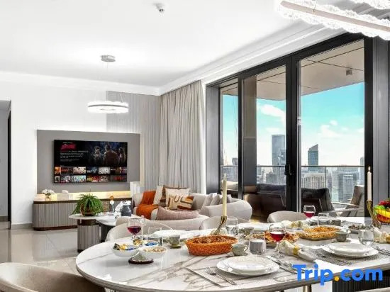 Esteemed 3-and-a-Half BR in Boulevard Point, FULL Burj View