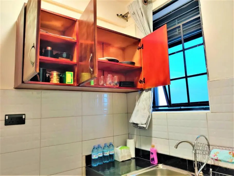 2-bedroom (queen beds) condo near Acacia Mall