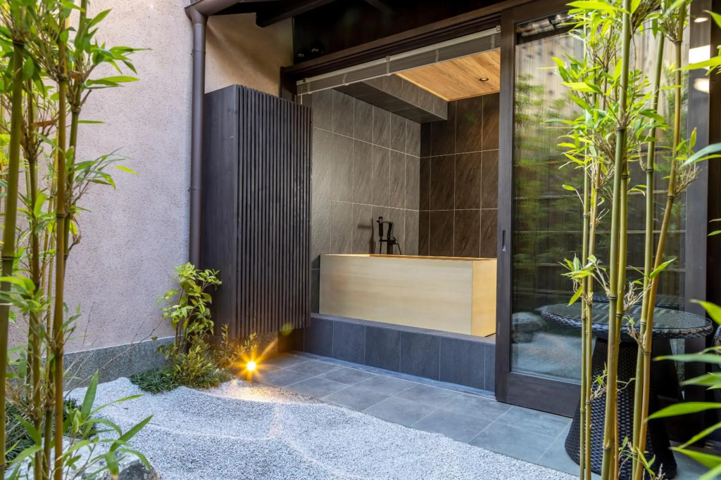 Kyo-no-oozora Gion Kawasemi