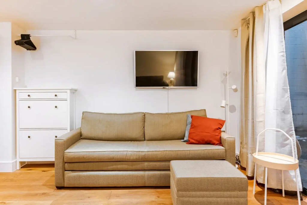 Child & pet friendly | Parking