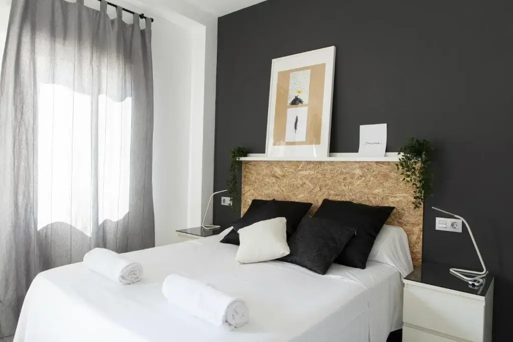 Stylish 2 Bedroom AC Wifi Terrace Attic in Valencia Center