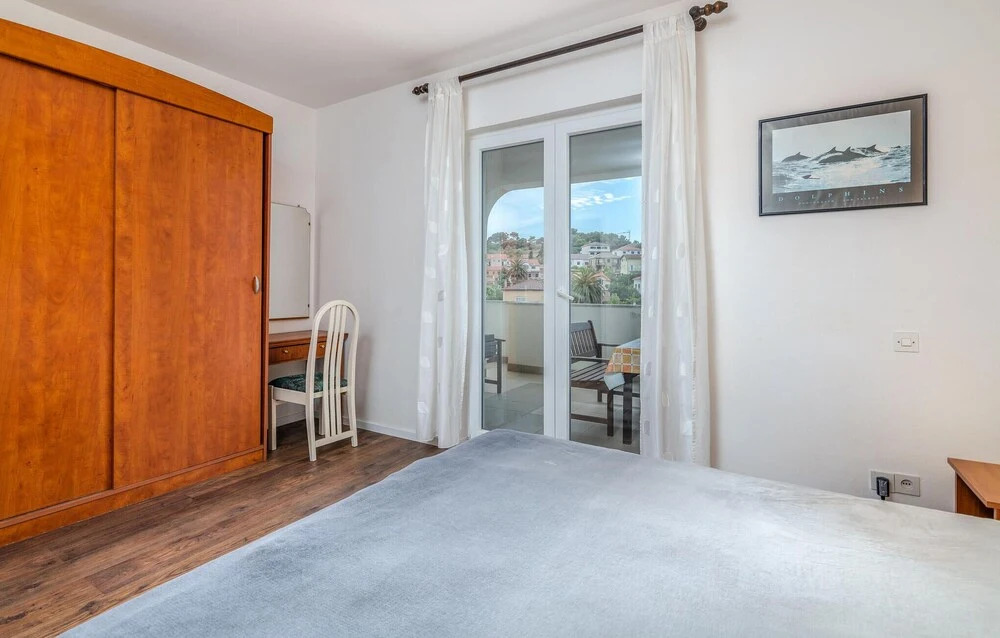 Awesome Apartment in Mali Losinj With Wifi and 3 Bedrooms