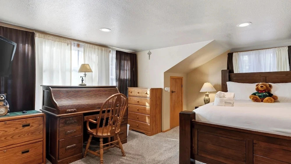 The Nut House by Avantstay Wooded Cabin + Game Room + Arcade + Foosball Near Big Bear Lake + Bear Mountain + Village Shops