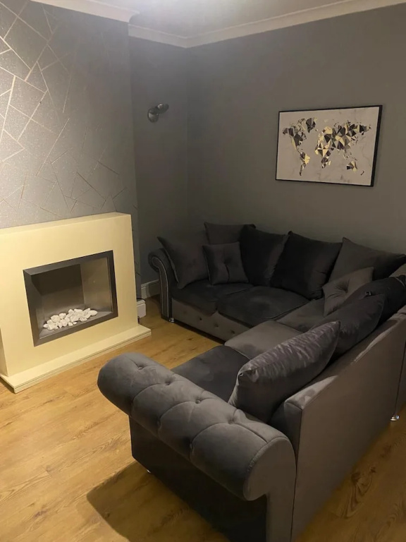 2 Bed House - Garden & Excellent Wifi