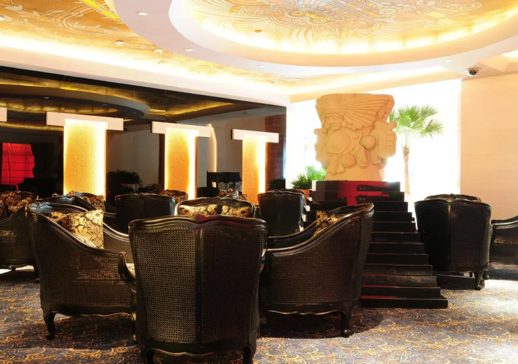 Maya Island Hotel