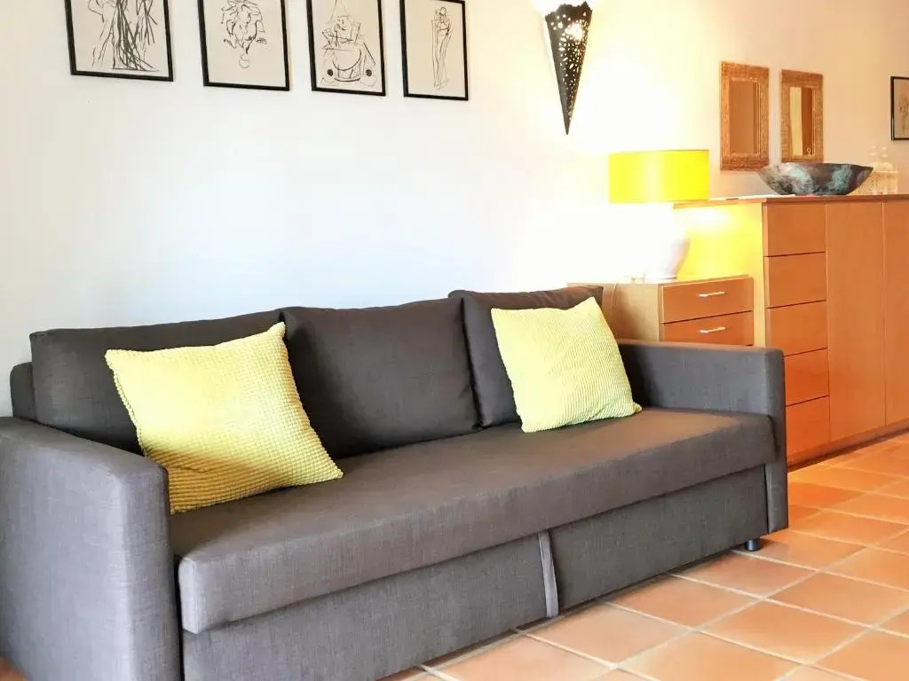 Apartamento T1 em Lagos com piscina e garagem