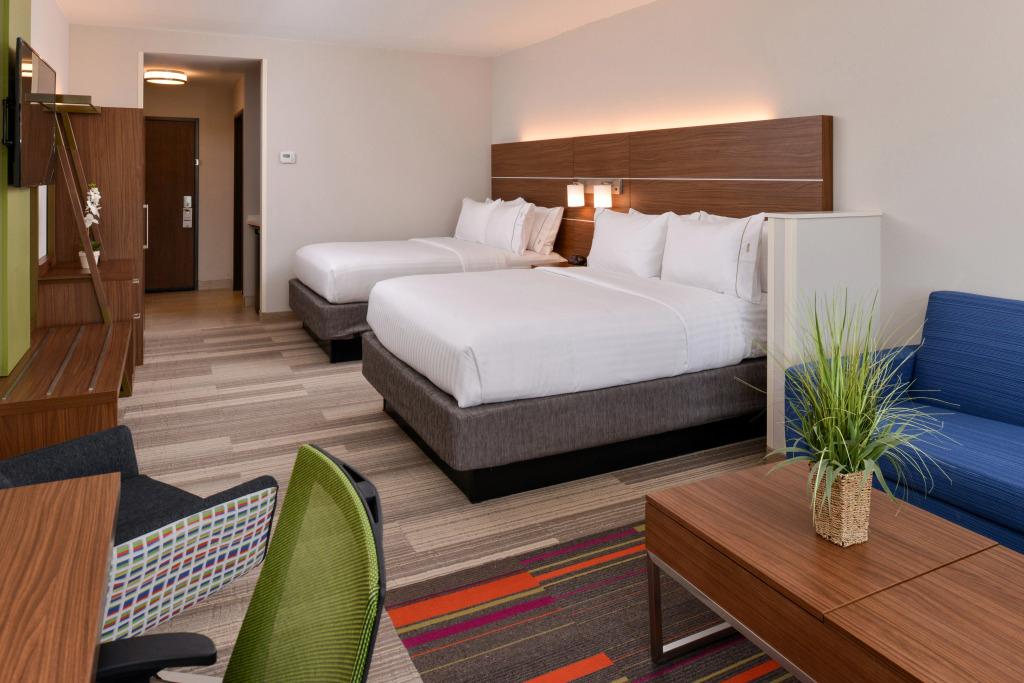 Holiday Inn Express & Suites - St. Petersburg - Madeira Beach by IHG