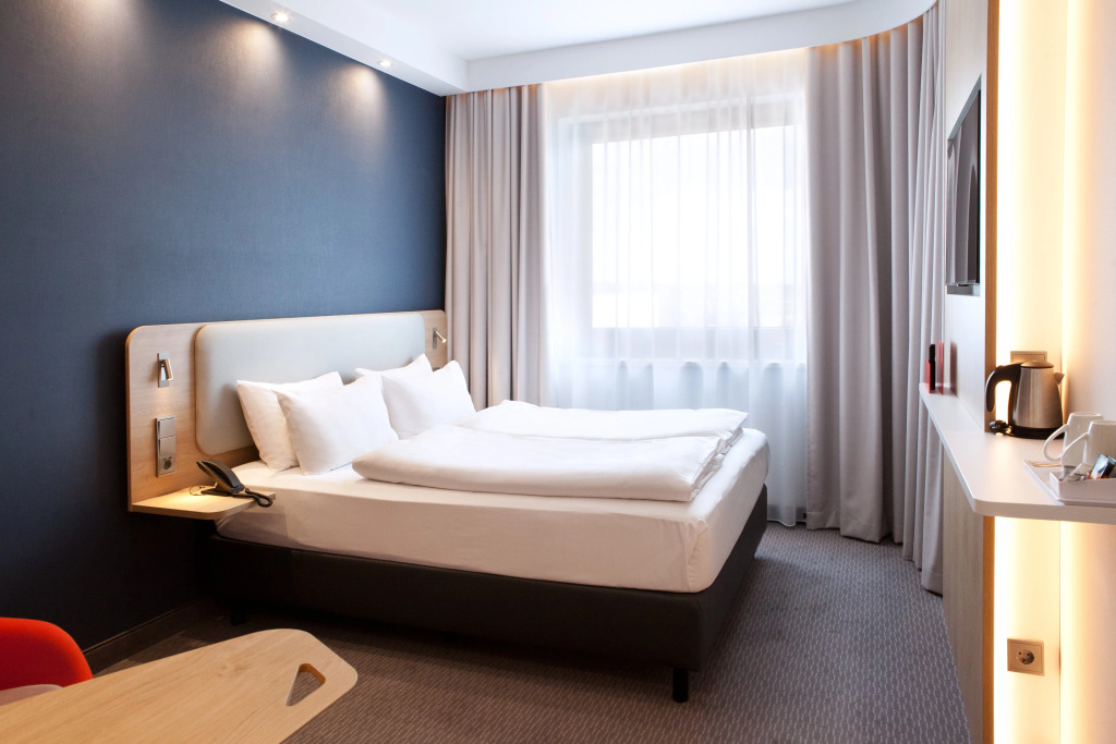 Holiday Inn Express & Suites - Basel - Allschwil by IHG