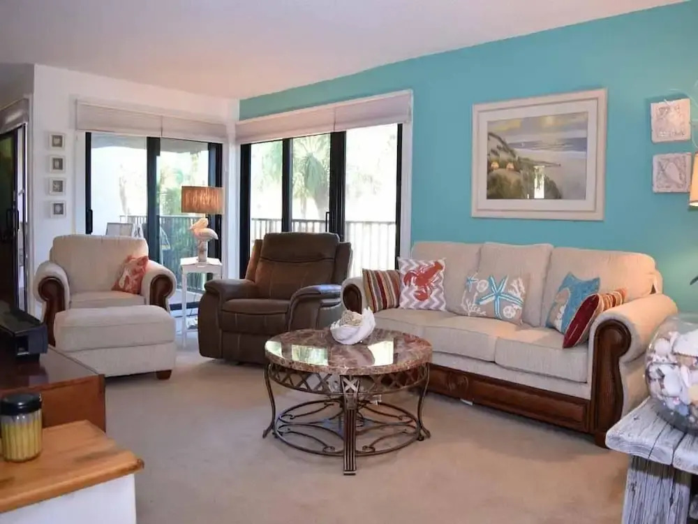 Waters Edge 102 N