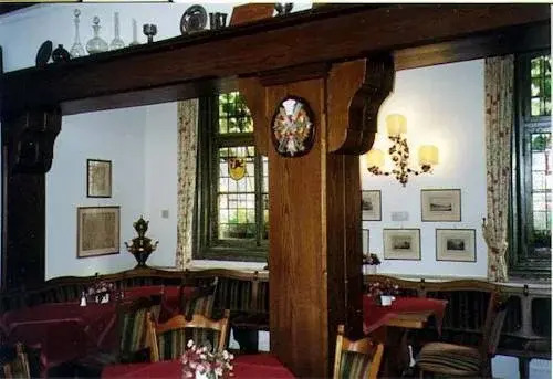 Hotel zum Goldenen Löwen - Restaurant - Panoramabar - Terrassen - Events - Rheinblick - Geschichte seit 1728
