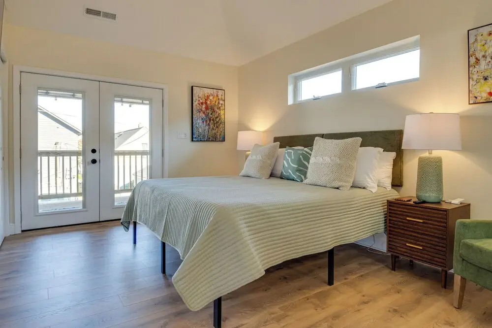 3 Mi to Dtwn Indy: Urban Retreat w/ Outdoor Space