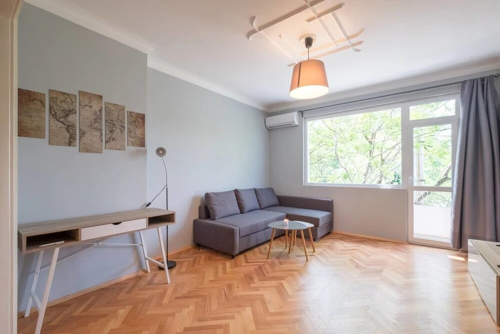 FM Deluxe 1-BDR Apartment - Style Meets Charm