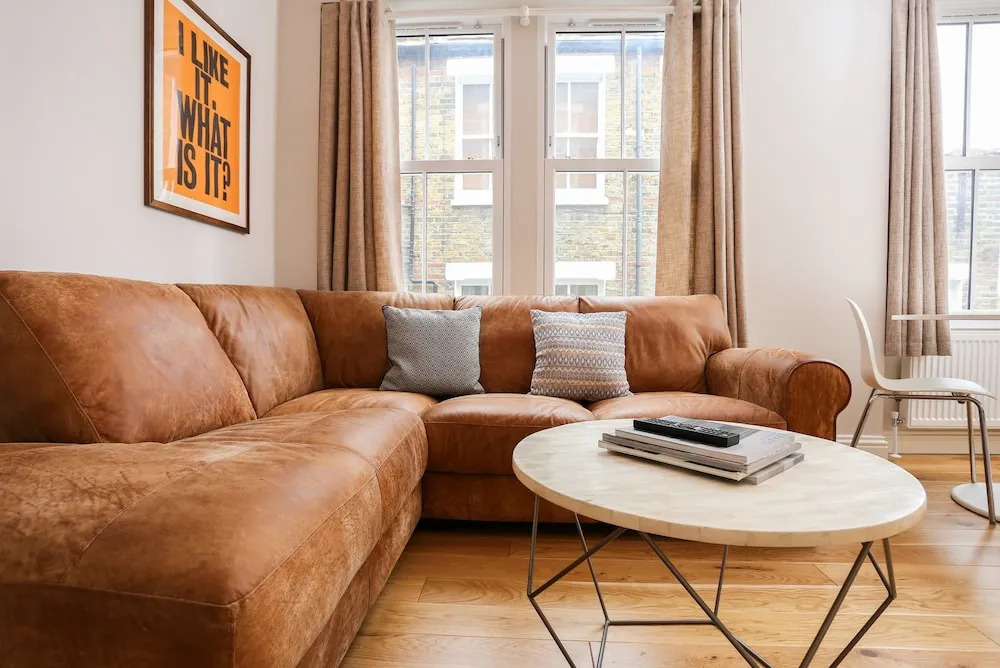1 Bedroom Flat with Terrace in South West London