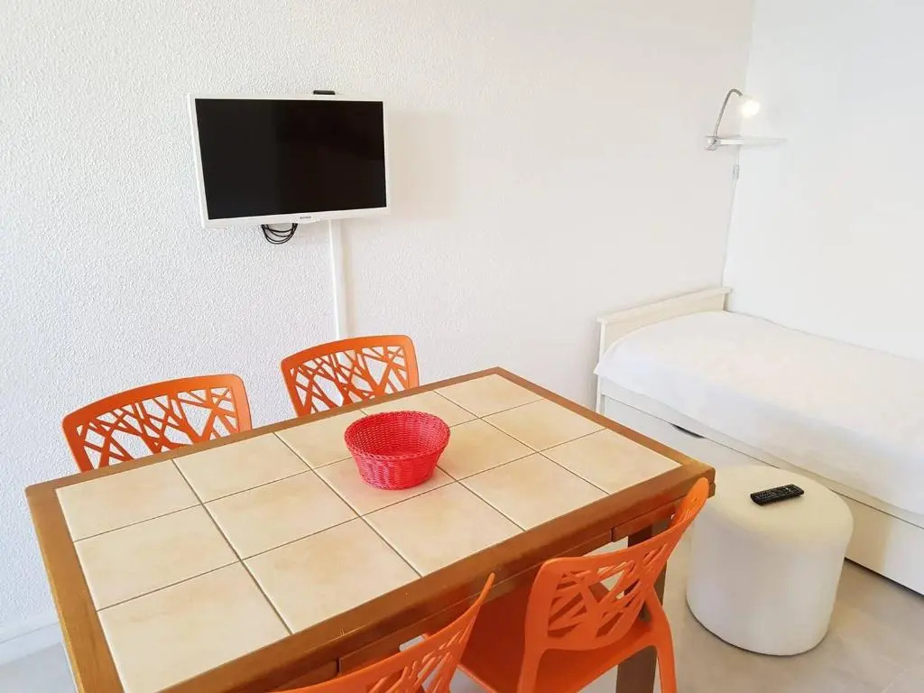 Appartement Royan, 2 pièces, 4 personnes - FR-1-494-60