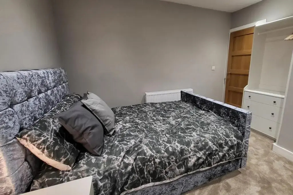 Kepler Residence Modern 4 Bedroom Property 1 mile from Leeds Centre