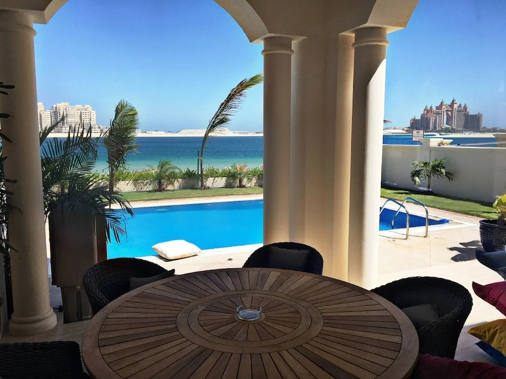 I am Signature Villa In Palm Jumeirah