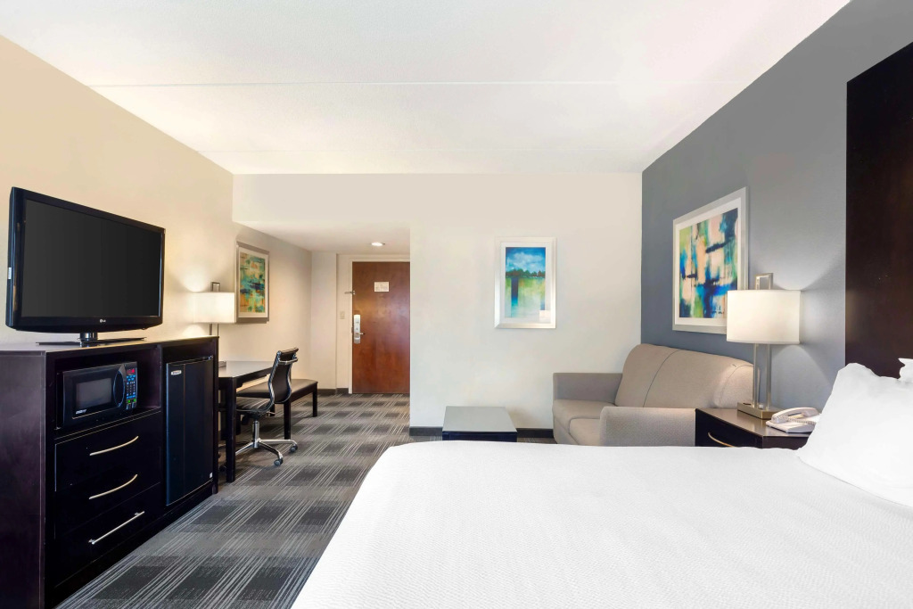 Best Western Hartford Hotel and Suites