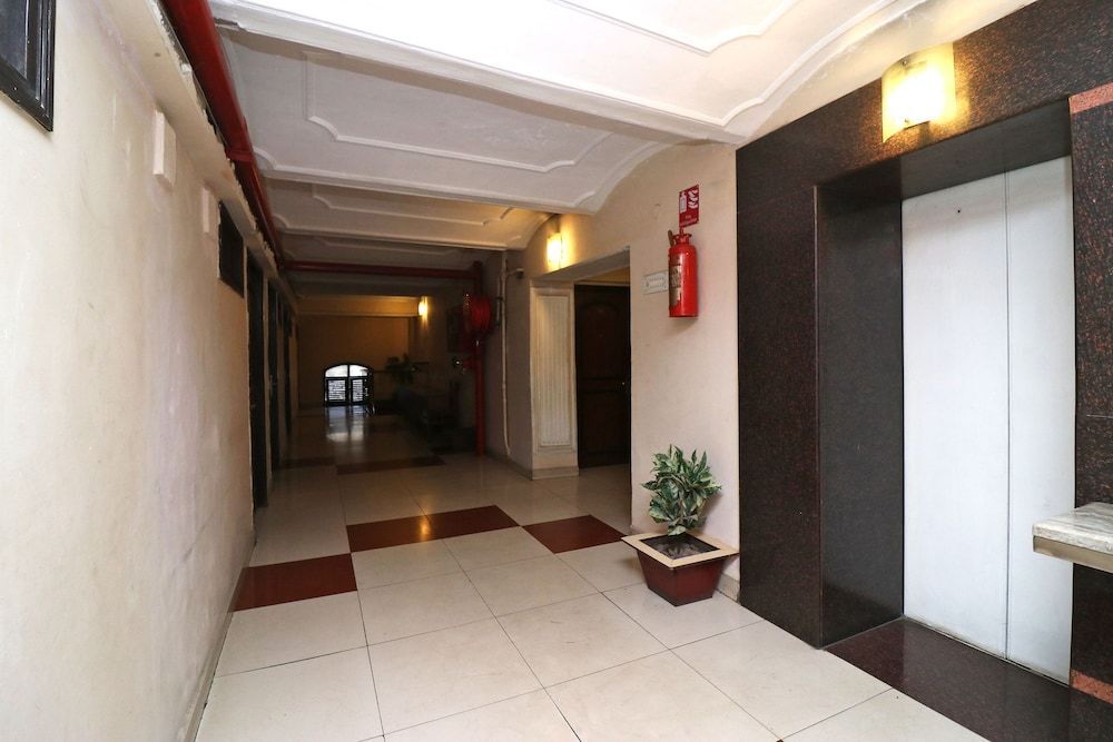 Capital O 1382 Mohan Hotel