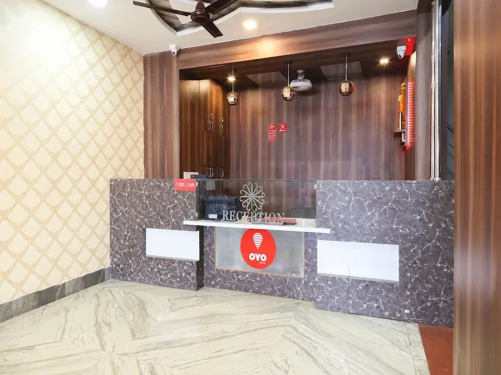 OYO 16670 Aradya Executive
