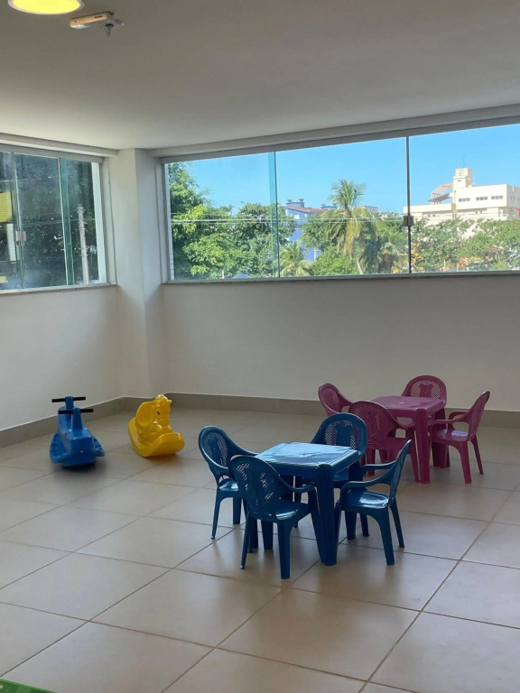 Apto no 3º andar com ar e Wi-Fi a 250 mts do mar!