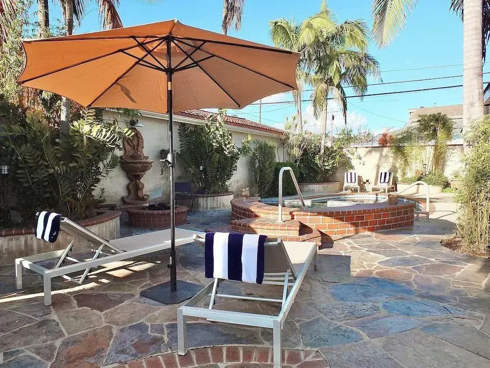 The Belmont Beach Bungalow Pool & Hot Tub!