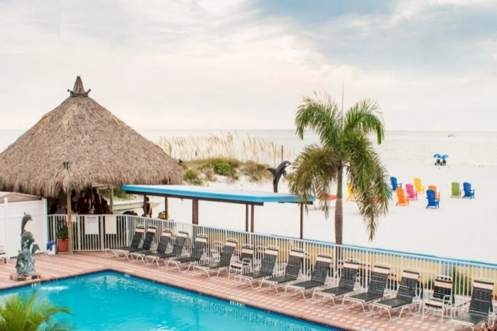 Plaza Beach Hotel - Beachfront Resort