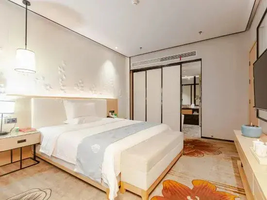 Junhe Hotel (Yingcheng Central Plaza)