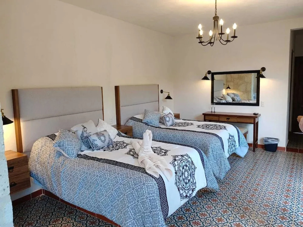 Hotel Centenario Los Arroyitos