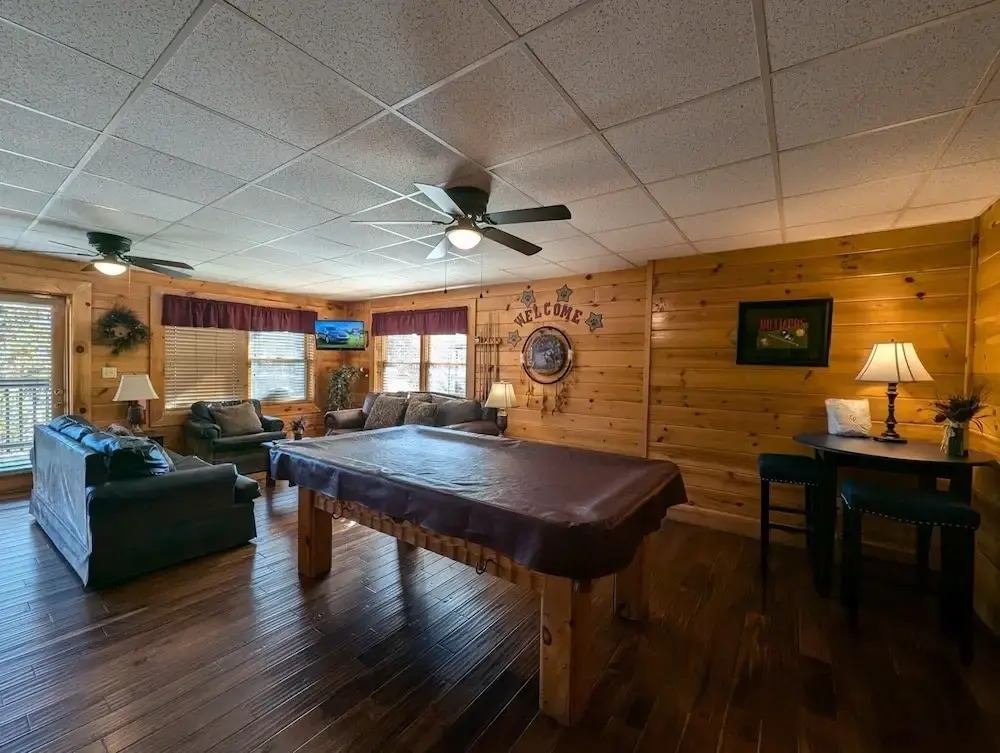 ERN807 - Black Bearry Ridge - Great Location! Close To All The Action! cabin