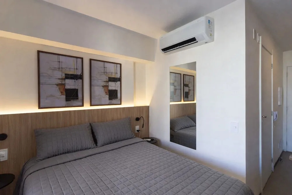 Studio com Varanda a 650m do Metr - Vila Mariana