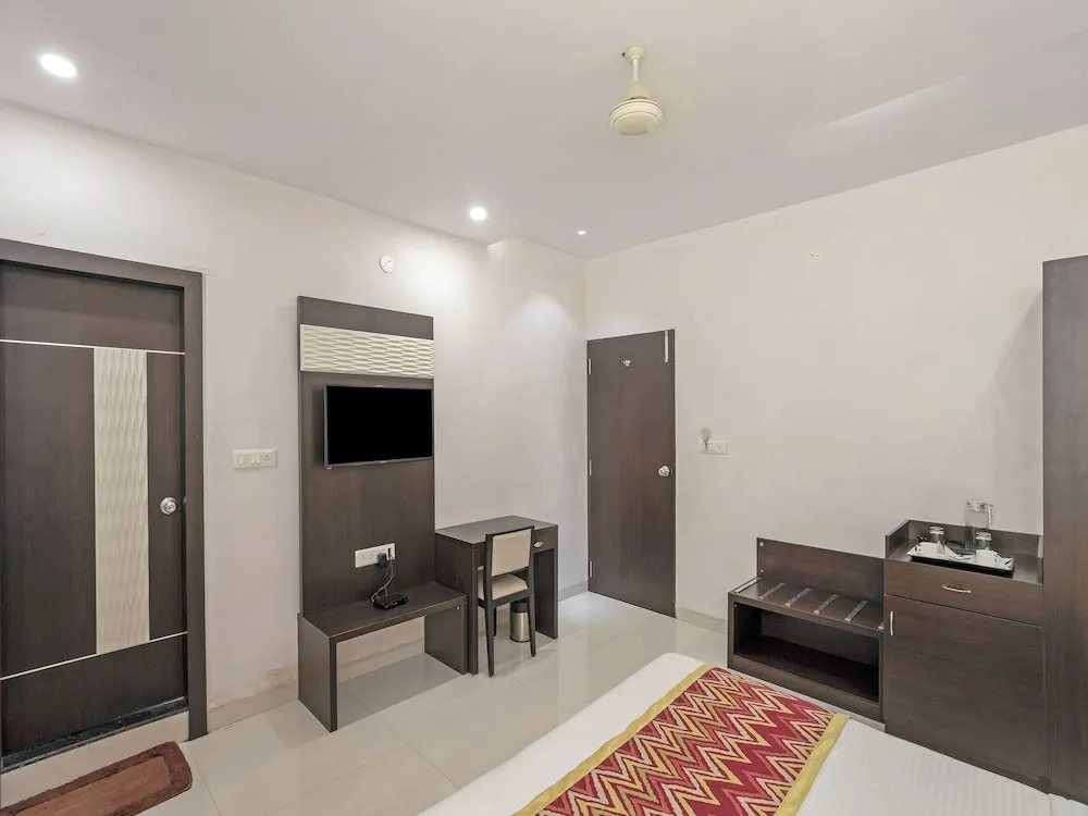 Hotel Anchal Villa By YB Hotel