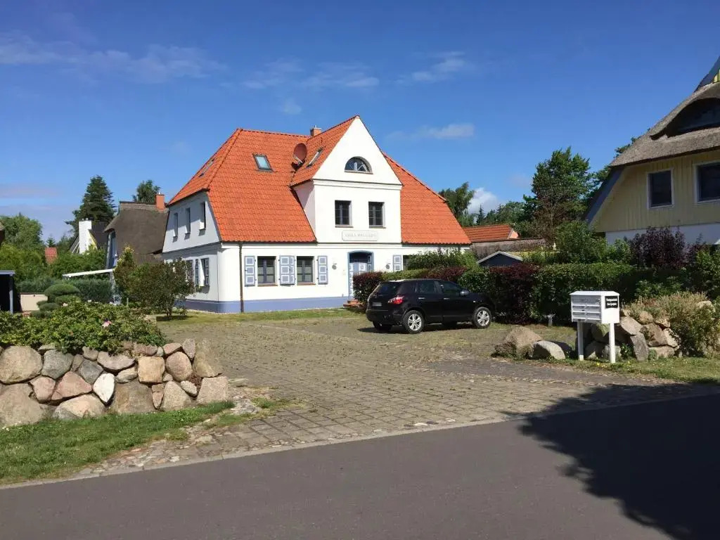 Neue Reihe 43 Villa Regulus EG