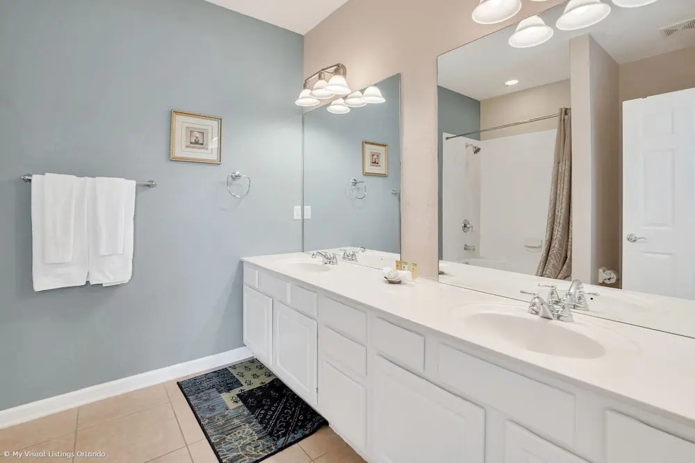 Exquisite and Airy 3BD Town Home in Vista Cay With CDC Cleaning Standards #3vc075