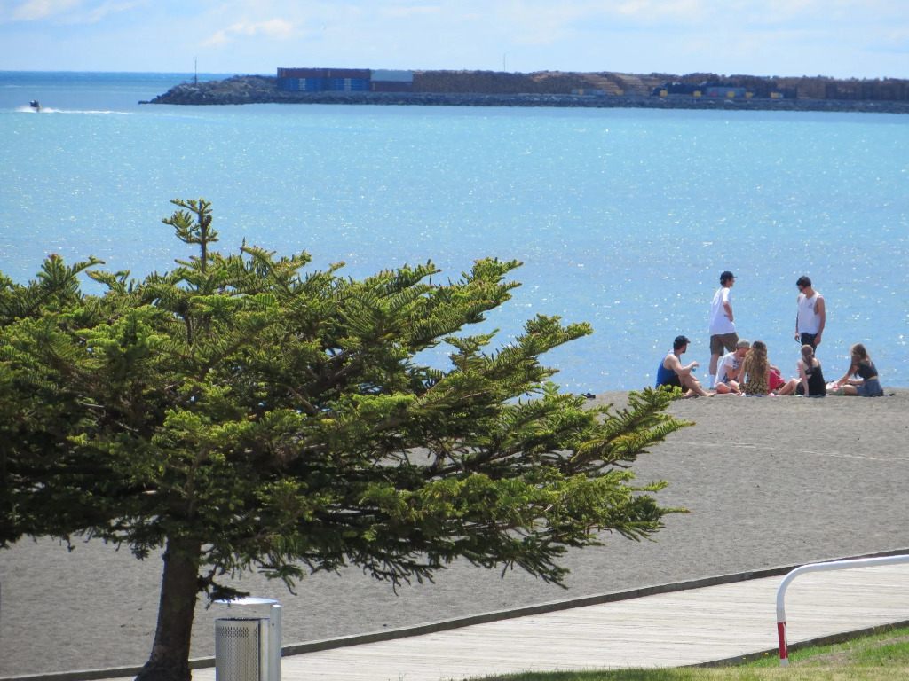 Harbour View Motel on Ahuriri Beach in Napier NZ with sea view suites
