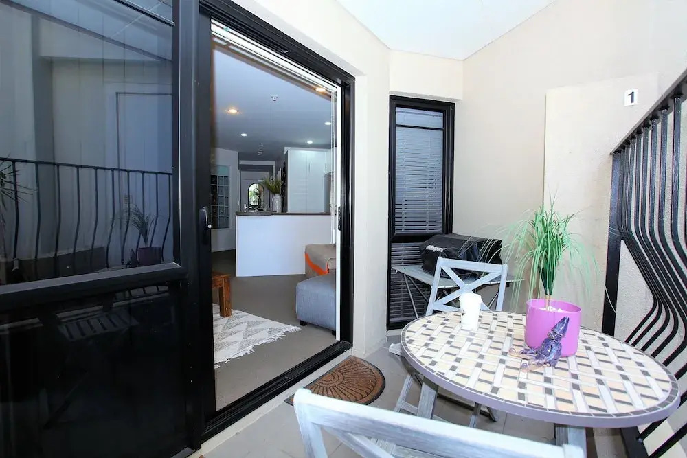 Beautiful Apartment With Patio