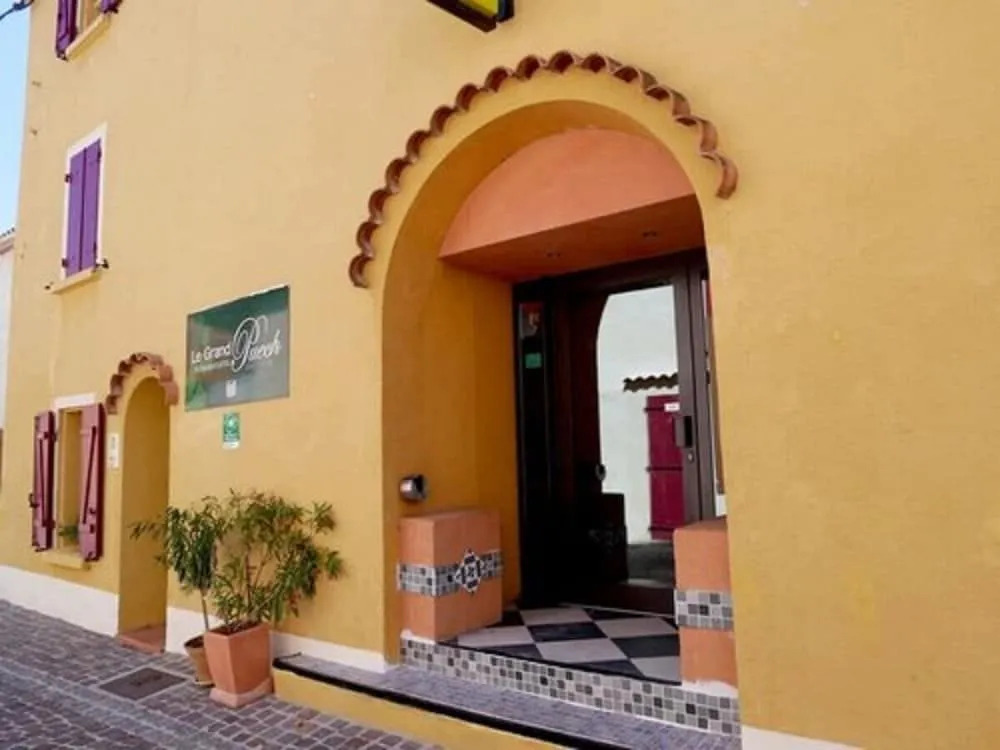 Logis Hotel Restaurant Le Grand Puech