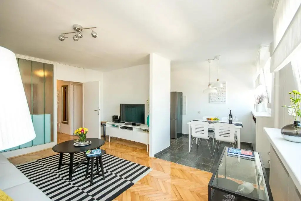 Hendrix Bridge Apartment