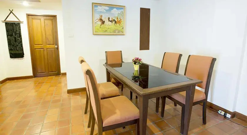 Lovely Nai Harn Apartment
