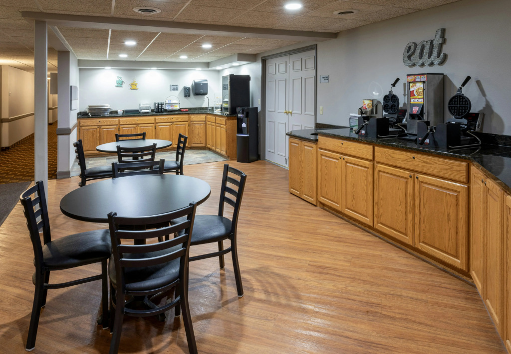 Paynesville Inn & Suites