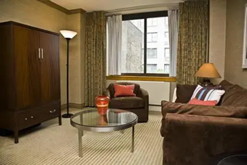Envoy Club Suites