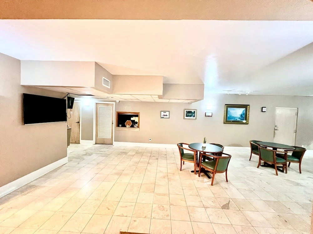 Bayou Inn & Suites