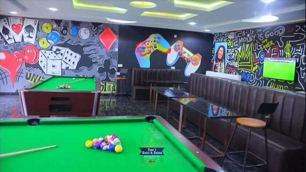 FourJ Hotel and Suites