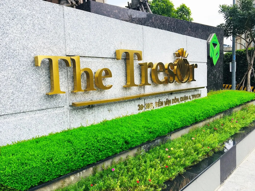 Gold Bee Apartment - the Tresor Building