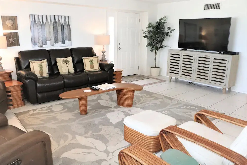Jamaica Royale 602 - 2 Br Condo