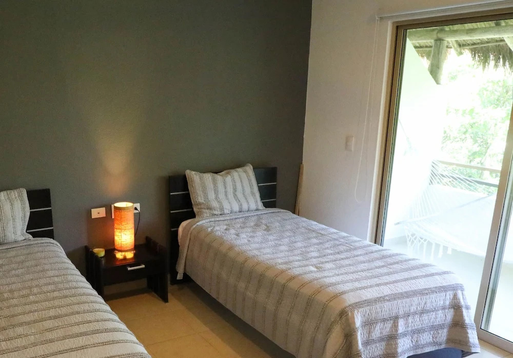 Turquesa Penthouse 2 BDRM sleeps 5