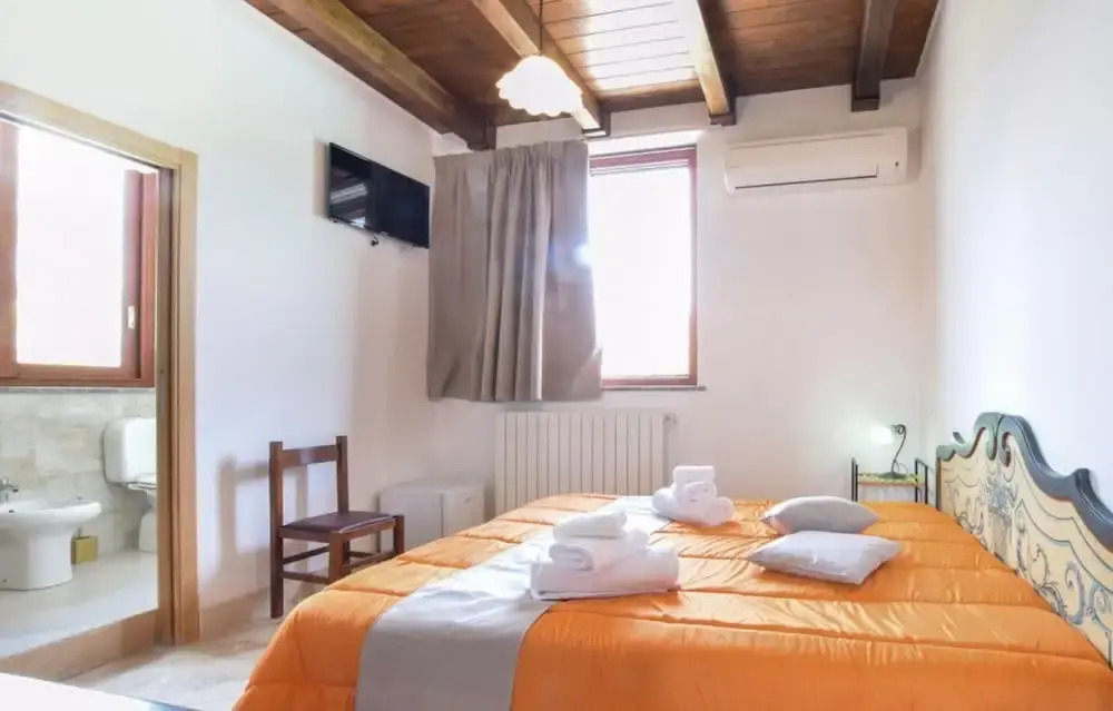 Apartment Near Mount Etna With Hot Tub