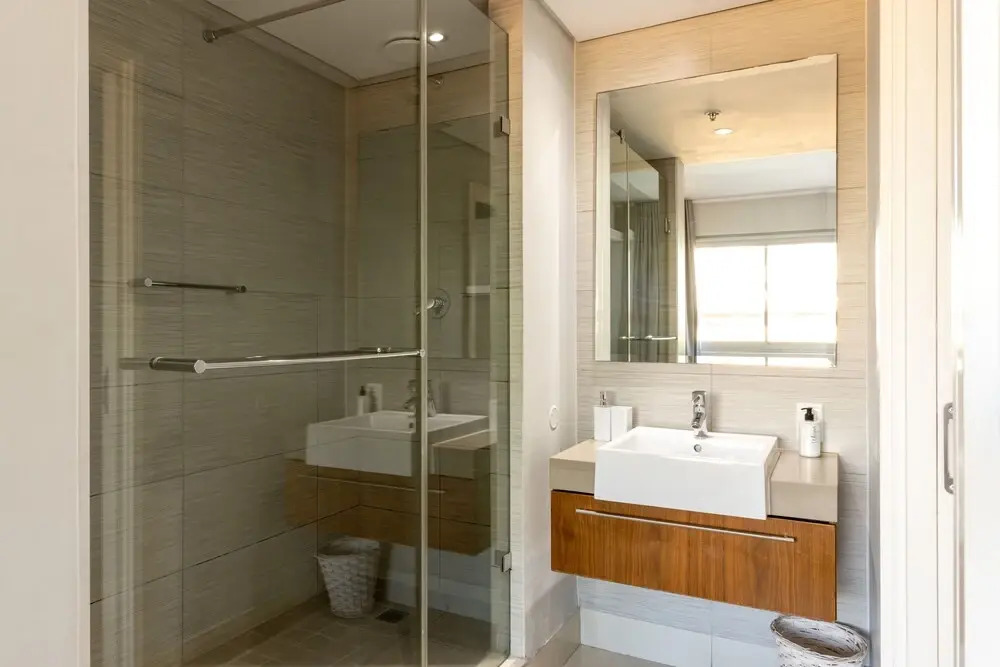 Experience Uninterrupted Comfort Fully Furnished 2br Flat Free From Loadsheding