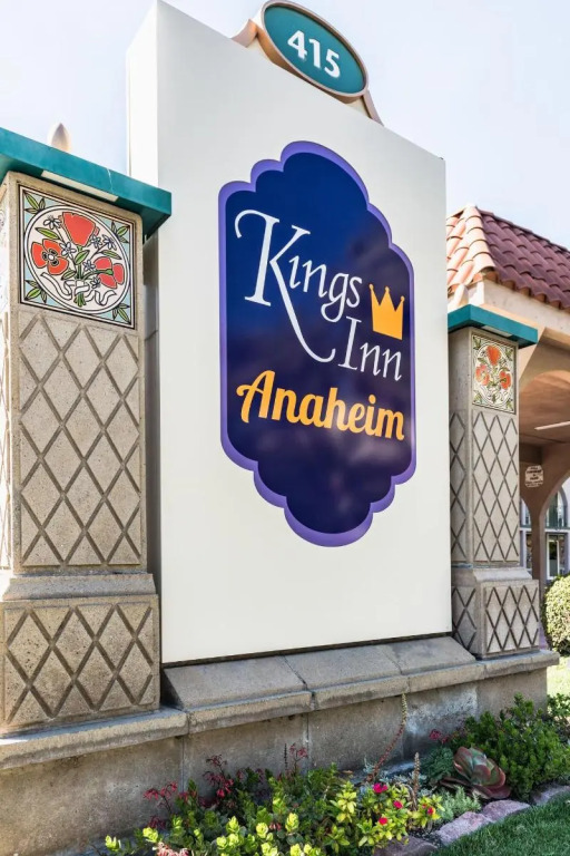 Kings Inn Anaheim at The Park & Convention Center