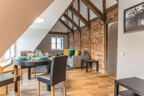 Colonel Suites & Apartments