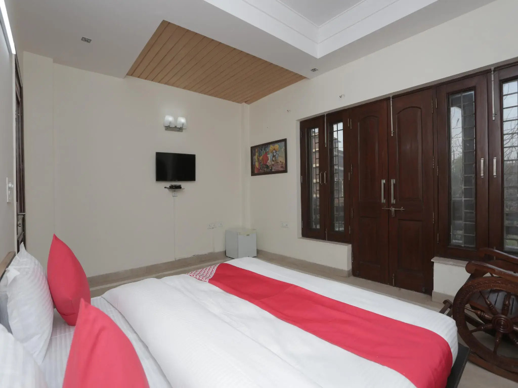 Oyo 480 Noida Royal Residency